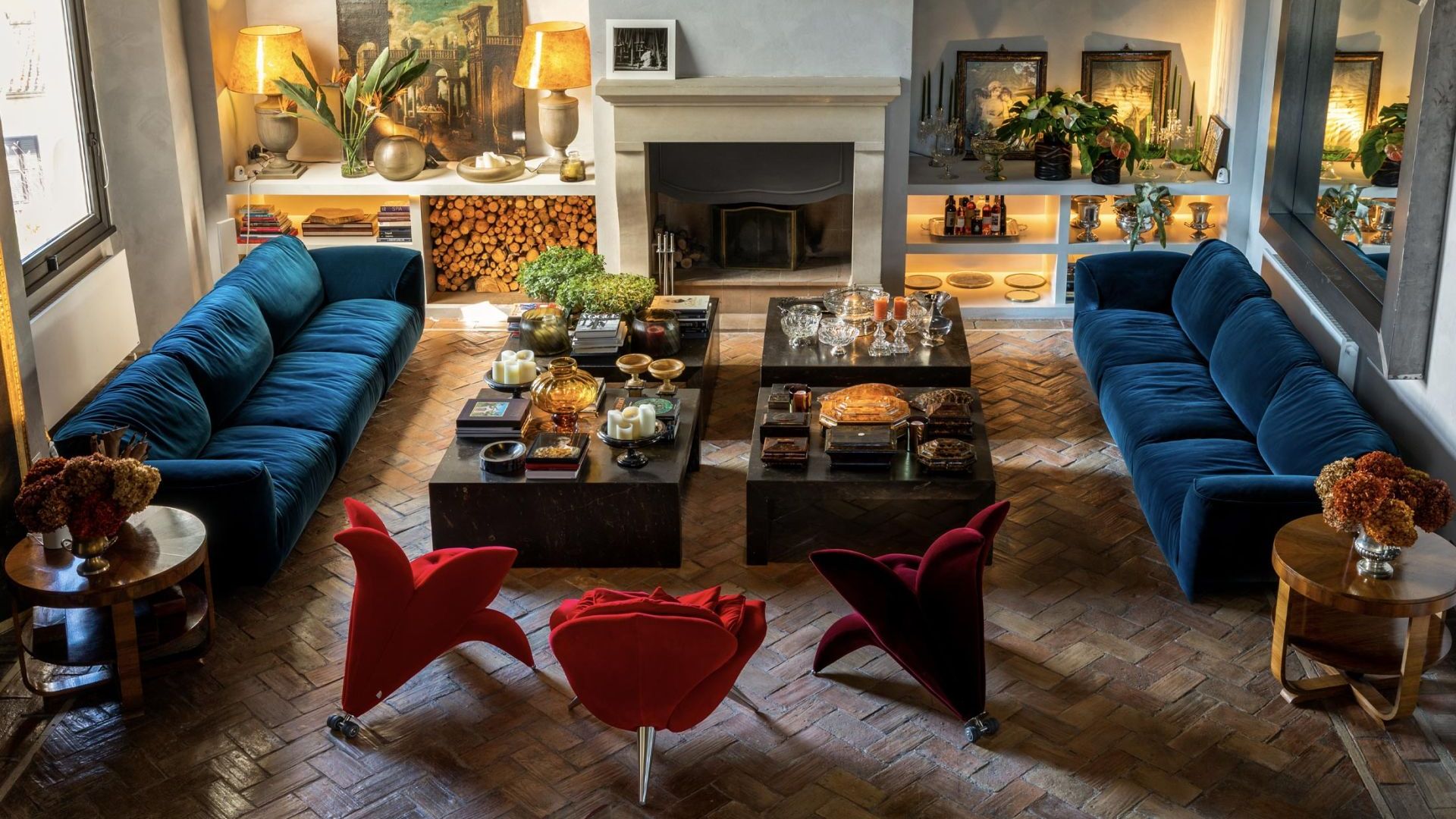   Grande Soffice  &  Flower Collection .&nbsp;Francesco Binfar&eacute;&rsquo;s sofa and Masanori Umeda&rsquo;s small armchairs in the main living room full of &lsquo;wonders&rsquo;. 
