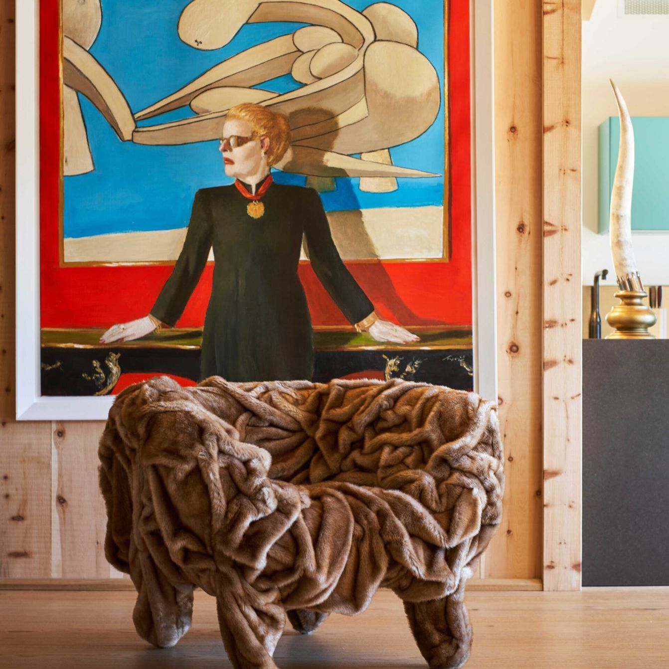   Boa  La poltrona dei fratelli Campana di fronte ad un&rsquo;opera di Julio Larraz.&nbsp; 