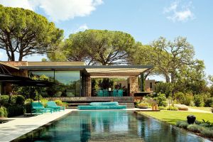  On the Rocks Outdoor and A&rsquo;mare.  The sofa upholstered in Every Stone Amazonite and the outdoor furniture collection reflect the pools light and colours 