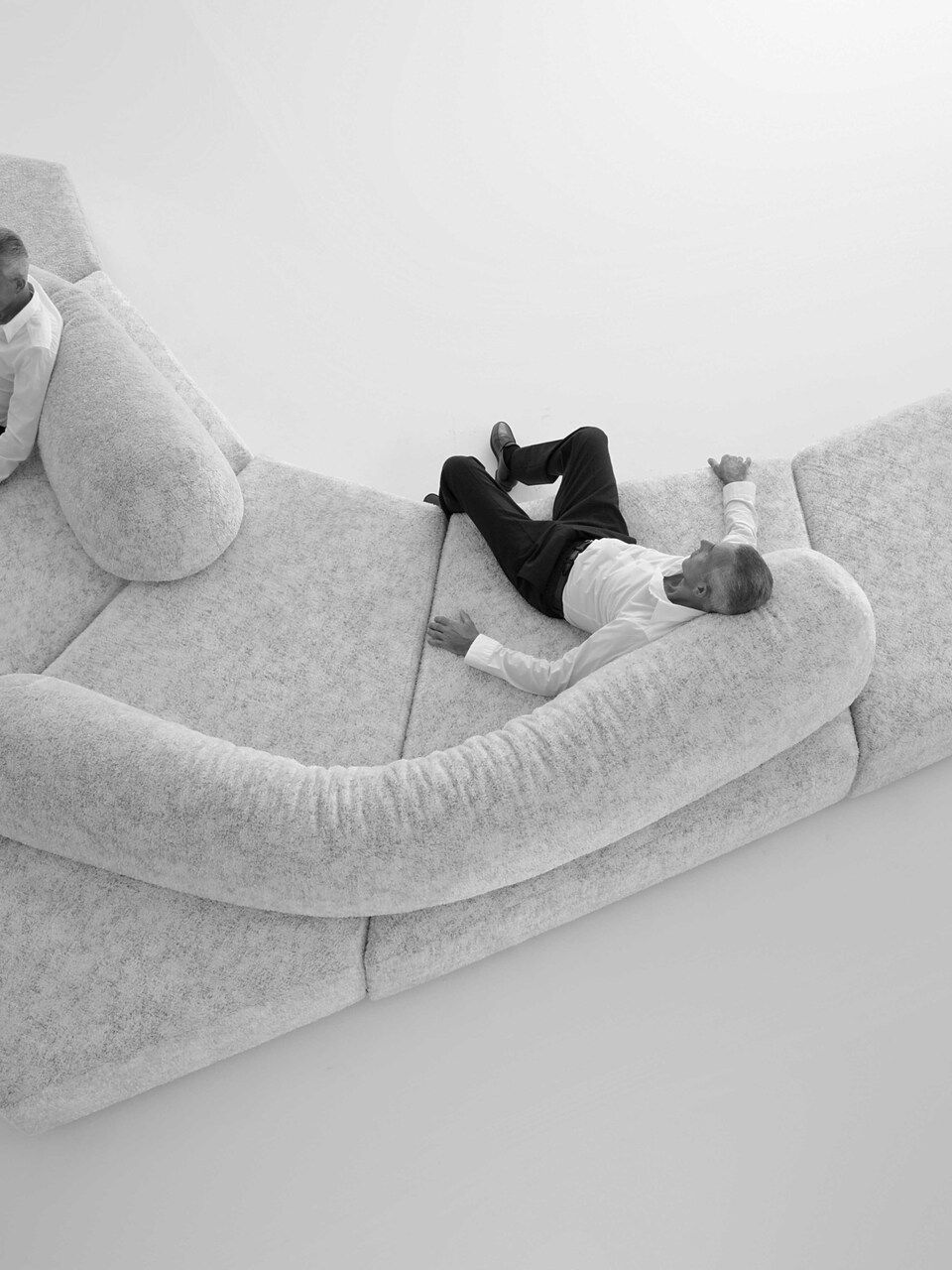   On the Rocks . Suggestions that reveal the comfort and freedom of the seat. 
